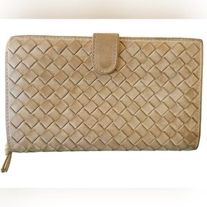 ⭐️COA⭐️BOTTEGA VENETA Intrecciato Wallet Pre-loved